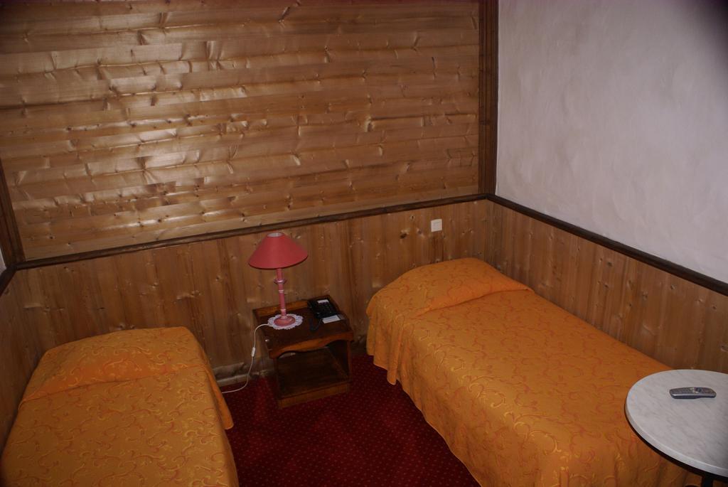 מלון טורנוס Le Relais De L'Abbaye מראה חיצוני תמונה